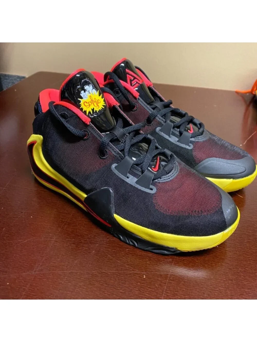Nike Boys BQ5633-003 Zoom Freak 1 Basketball Shoes Size 4.5Y